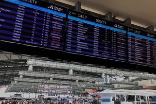 Na Letišti Praha se tvoří fronty na příletech, sejde se kvůli tomu vedení - Seznam Zprávy
